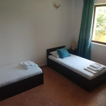 валена град Guest house Chernomorets