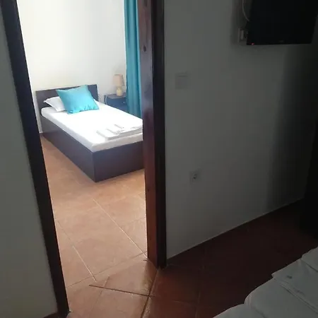 Guest house валена град *