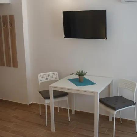 Guest house валена град *