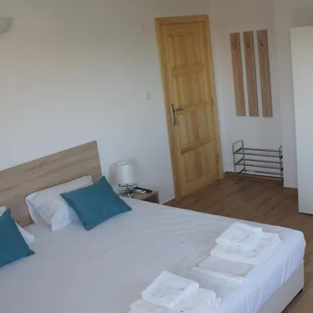 Guest house валена град *