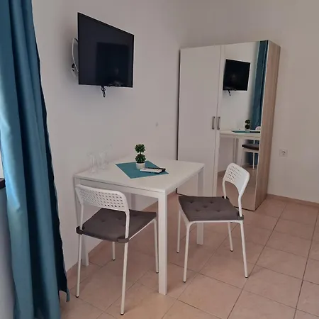 Guest house валена град *