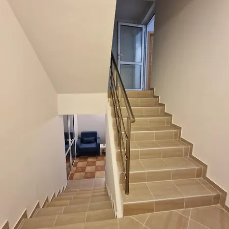 Guest house валена град *